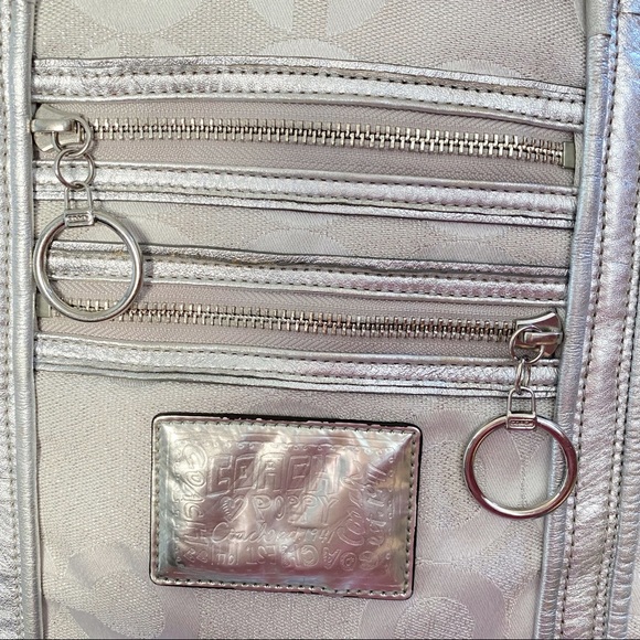 Coach metallic silver canvas fabric leather top handle zipper zip purse bag tote - Picture 4 of 8